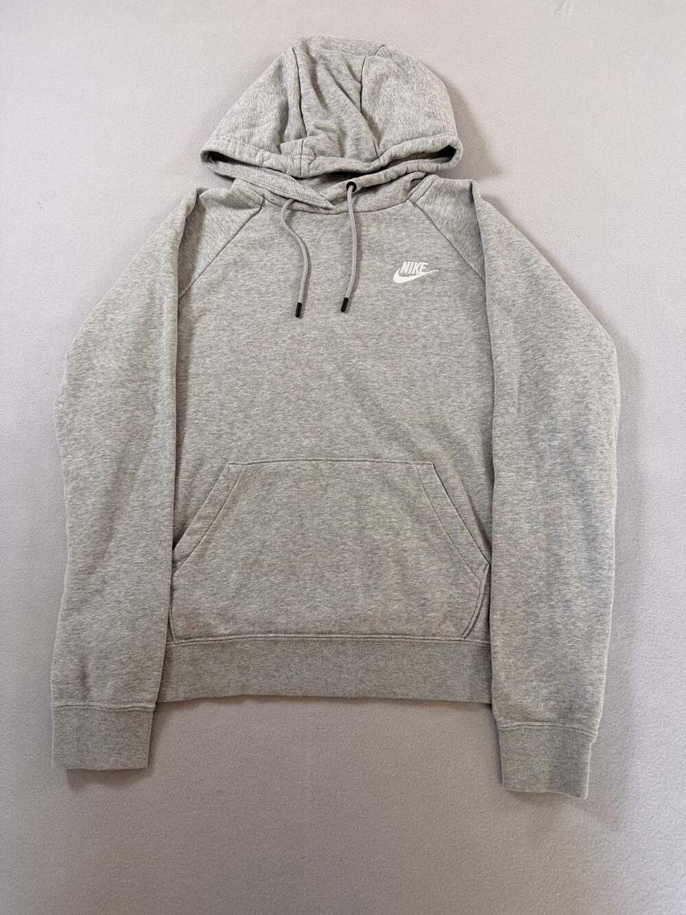 Nike Women's NSW Essential Fleece Pullover Hoodie in Grey Heather
